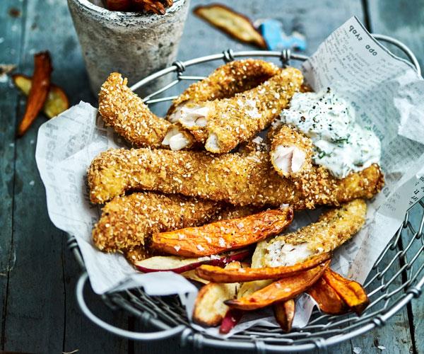 Baked fish & chips with yoghurt tartare