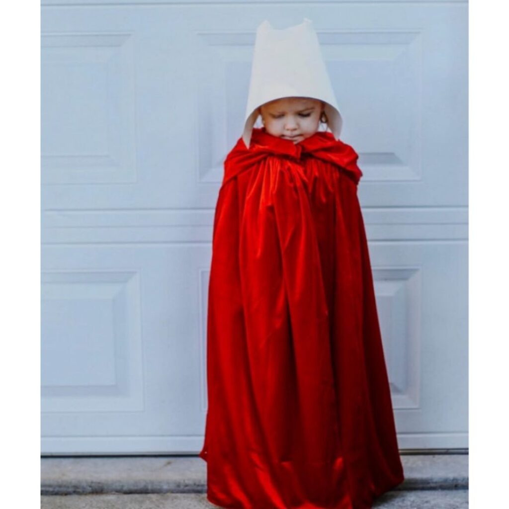 Handmaid’s Tale Halloween DIY costume