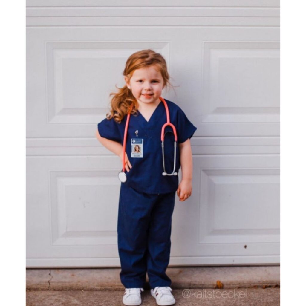 Nurse Halloween DIY costume