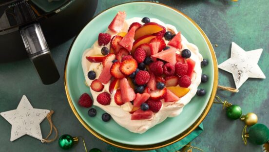 Air fryer Christmas pavlova