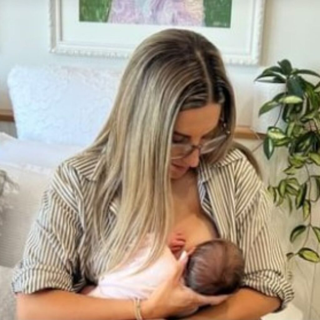 Irena Srbinovska breastfeeding